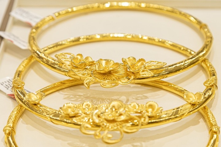 Giá vàng hôm nay 28/4: Hồi phục nhẹ nhưng vẫn ở mức thấp